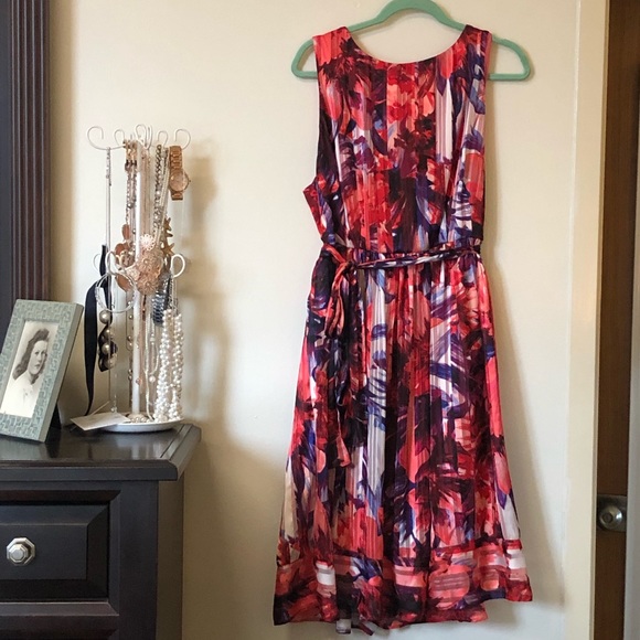 Carmen Marc Valvo Dresses & Skirts - Floral dress, 20